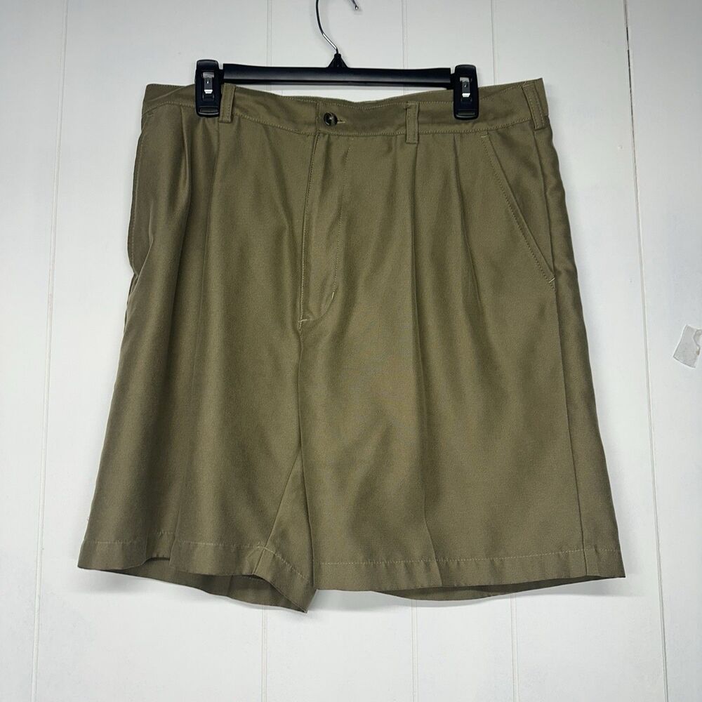 Croft & Barrow Men’s Shorts Size 34 Khaki Flat Front Casual Golf Walking
